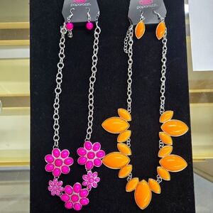 2 NWT PAPARAZZI NECKLACE EARRINGS SETS